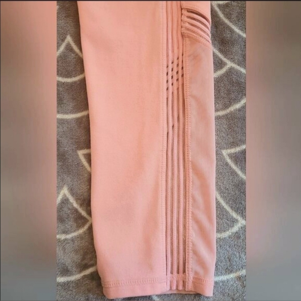 Fabletics High Rise Mesh Leggings | Peach Pink | Athletic Workout | Size M - Picture 2 of 9